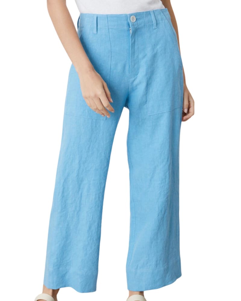 Front of a model wearing a size 10 Dru Pants In Splash in Splash by Velvet by Graham & Spencer. | dia_product_style_image_id:351203
